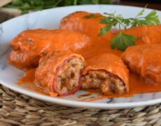Descubre la deliciosa gastronomía de Pamplona con nuestros pimientos del piquillo rellenos de carne