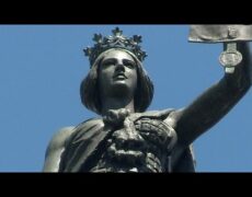 Descubre el encanto del turismo en el Monumento a los Fueros de Pamplona